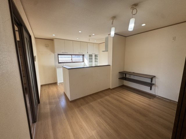 御代田町御代田　売中古住宅の居間・リビング