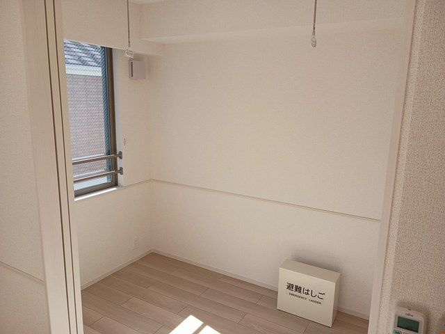 メイ・ガーデンの寝室