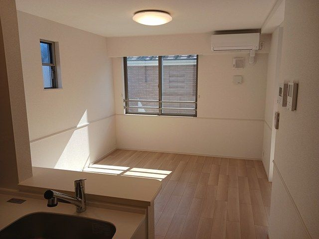 メイ・ガーデンの居間・リビング