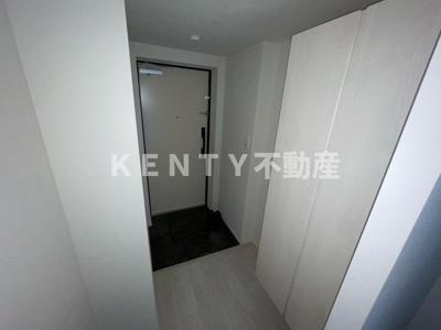 【玄関】 | ＷＨＡＲＦ蒲田ｗｅｓｔ | 収納もある玄関です