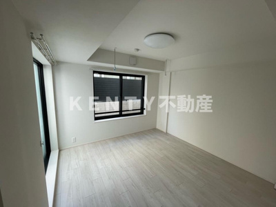 【居間・リビング】 | ＷＨＡＲＦ蒲田ｗｅｓｔ | こちらの居間で趣味の時間をお楽しみください