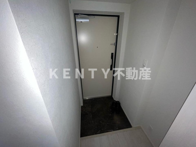 【玄関】 | ＷＨＡＲＦ蒲田ｗｅｓｔ | 収納もある玄関です