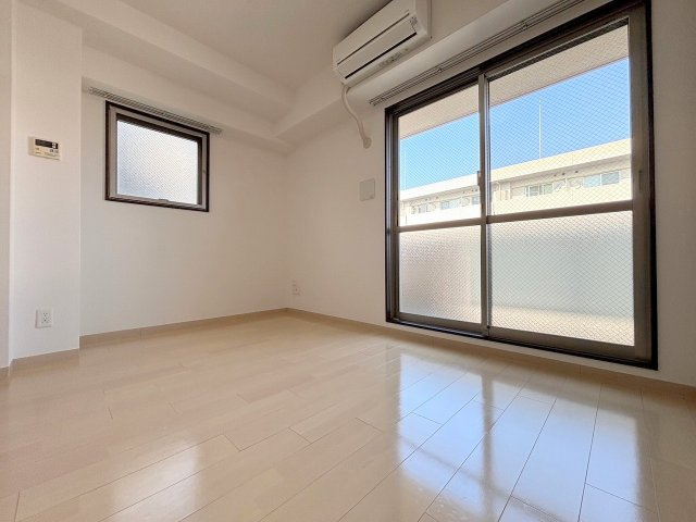 comforespa新大阪の居間・リビング