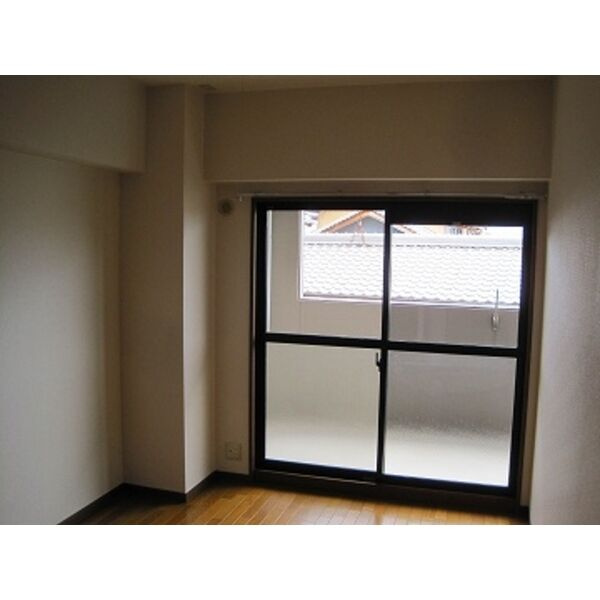 ロイヤル寿の居間・リビング