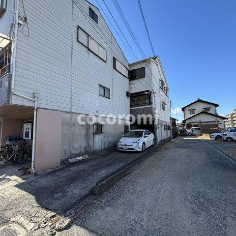 堀溝２丁目戸建ての駐車場