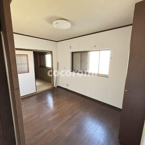 堀溝２丁目戸建ての居間・リビング