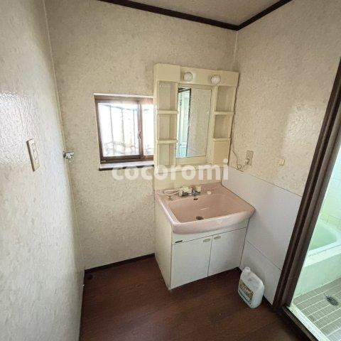 堀溝２丁目戸建ての洗面所