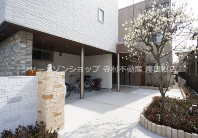 木蓮館のエントランス
