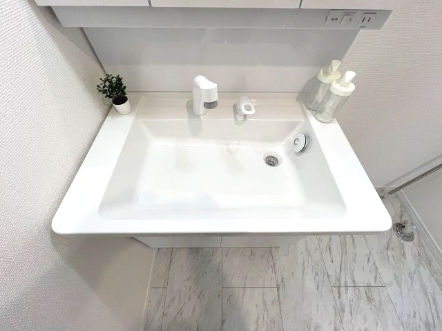 青梅市新町9丁目　新築戸建全1棟の独立洗面台|忙しい朝の準備にぴったりな洗髪洗面化粧台付き