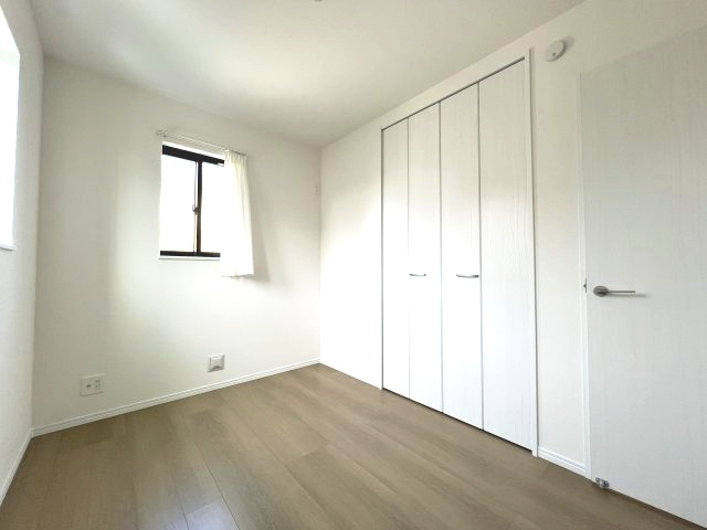 青梅市新町9丁目　新築戸建全1棟の洋室|【洋室1】収納スペース