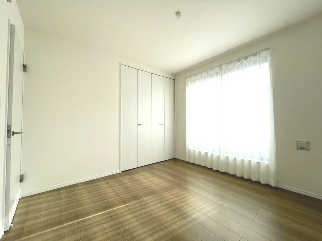 青梅市新町9丁目　新築戸建全1棟の洋室|【洋室2】収納スペース