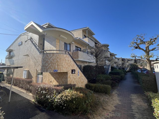 【外観】 | 藤和ライブタウンひばりヶ丘　1階 | 落ち着いた戸建のような佇まいの低層マンションです。
ゆったりとした日常が送れそうです。