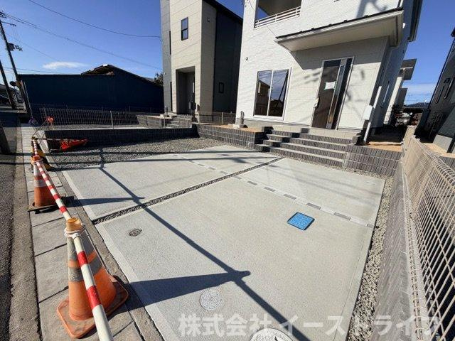 【新築戸建】　いわき市小名浜西君ヶ塚町第3　長期優良住宅の駐車場|2号棟のカースペースです。