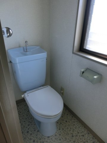 福島貸家のトイレ|2階