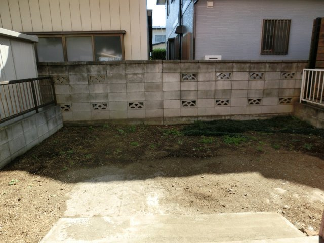 福島貸家の庭