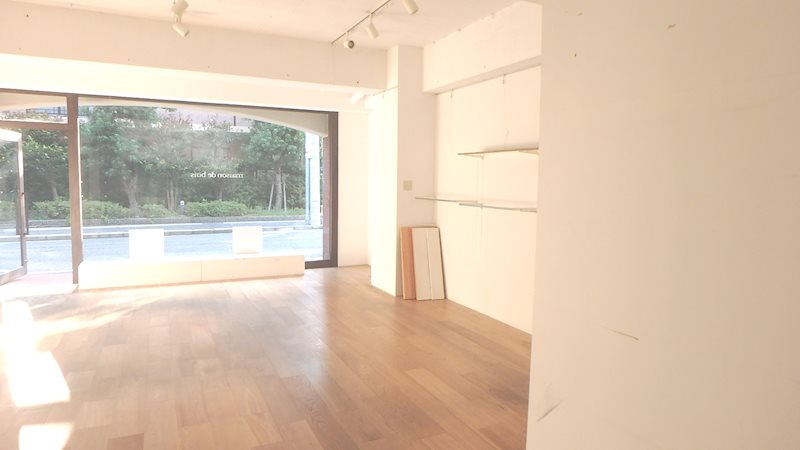 ラフィーネ本山の居間・リビング