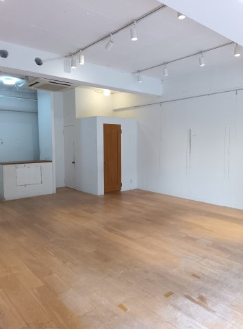 ラフィーネ本山の居間・リビング
