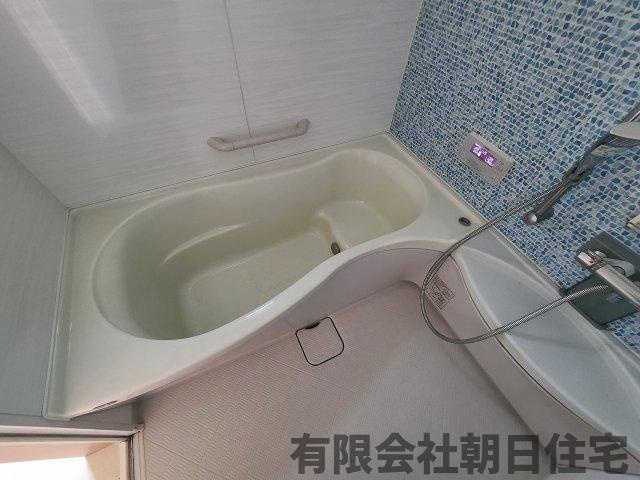 【浴室】 | 東朝日町 中古戸建４LDK  | お風呂です