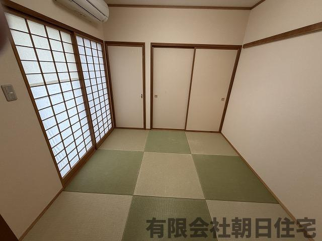 【和室】 | 東朝日町 中古戸建４LDK  | い草の香りが落ち着く素敵な和室です