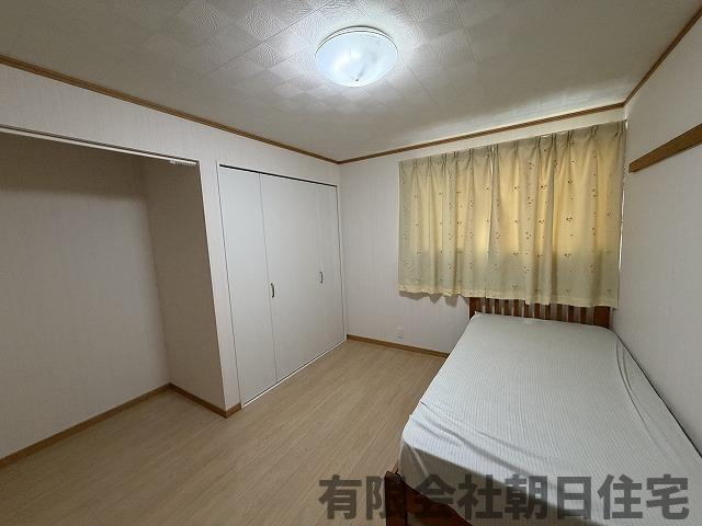 【洋室】 | 東朝日町 中古戸建４LDK  | スタンダードな洋室です