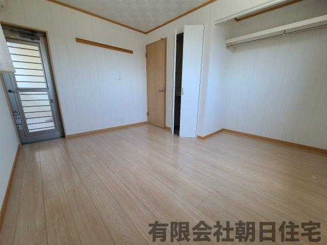 【洋室】 | 東朝日町 中古戸建４LDK  | きれいな洋室です