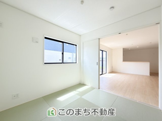 【和室】 | CRADLEGARDEN真岡市台町第9　1号棟 | 南側から暖かな日差しが差し込みます♪キッチンからリビングの様子がよく見渡せます☆
