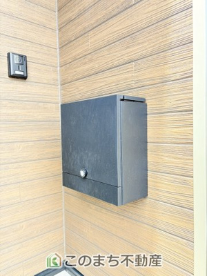【設備】 | CRADLEGARDEN真岡市台町第9　1号棟 | 留守時の配達物は宅配ボックスで受け取ることができて便利です♪
