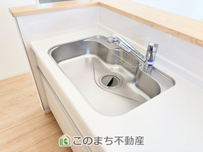 【キッチン】 | CRADLEGARDEN真岡市台町第9　1号棟 | 大きなシンク付きで、洗い物も楽々できます。
