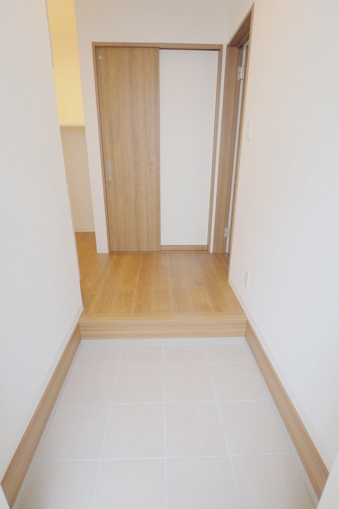 ヴィラージュヤスダの玄関