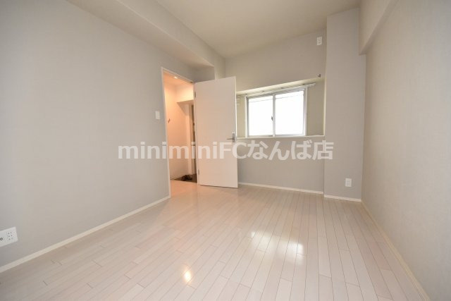 リンデンプラザ心斎橋の寝室