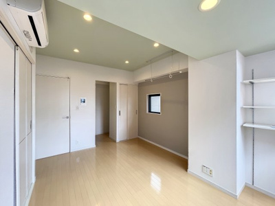 【居間・リビング】 | フローリエ細山F | ※同建物ほかのお部屋の写真です。