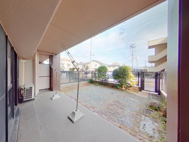グラン・コート島田本町の庭|・専用庭
1階ならではの専用庭付きで、ガーデニングやお子さまの遊び場にもおすすめです。