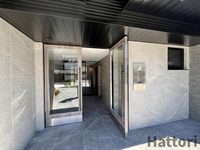 アドバンス大阪ビヤン　仲介手数料無料のエントランス