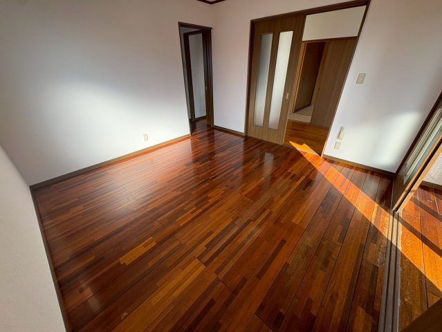 越戸町戸建の内装