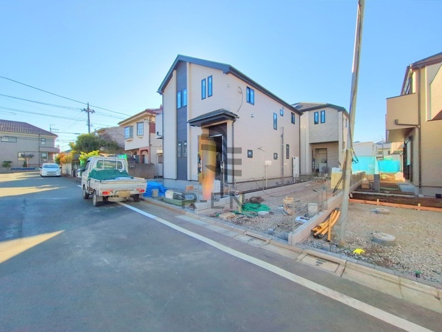 【前面道路含む現地写真】 | 練馬区大泉学園町１丁目　新築戸建て　E号棟 | 見通しもよく落ち着いた住宅街でゆったり過ごせる住環境です