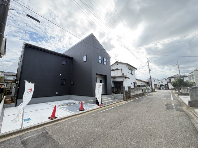 【前面道路含む現地写真】 | 深谷市岡里第3　LiveleGarden.s  新築戸建　全1棟　1号棟