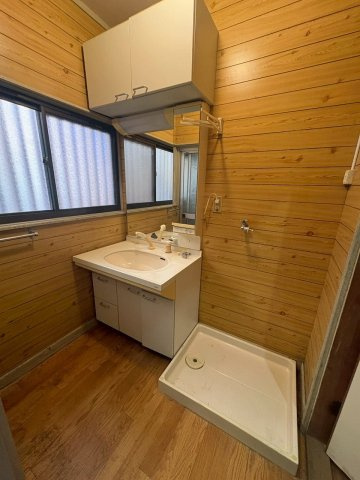 福岡市早良区原七丁目中古一戸建ての洗面所