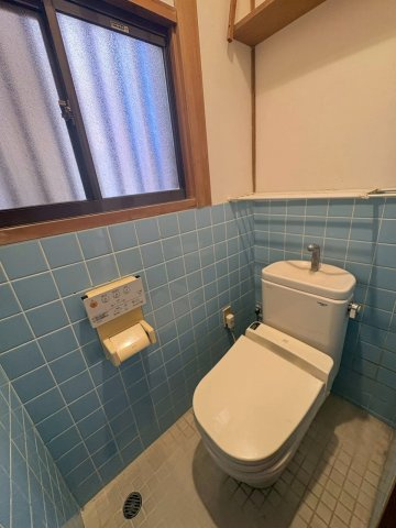 福岡市早良区原七丁目中古一戸建てのトイレ