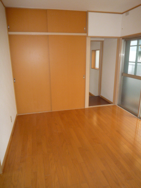 南町１丁目貸家の洋室