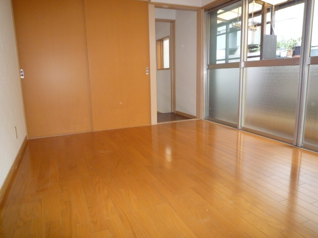 南町１丁目貸家の洋室