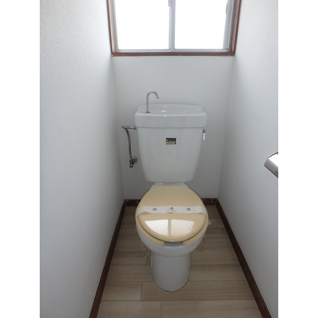 富士見コーポのトイレ|落ち着いたトイレです
