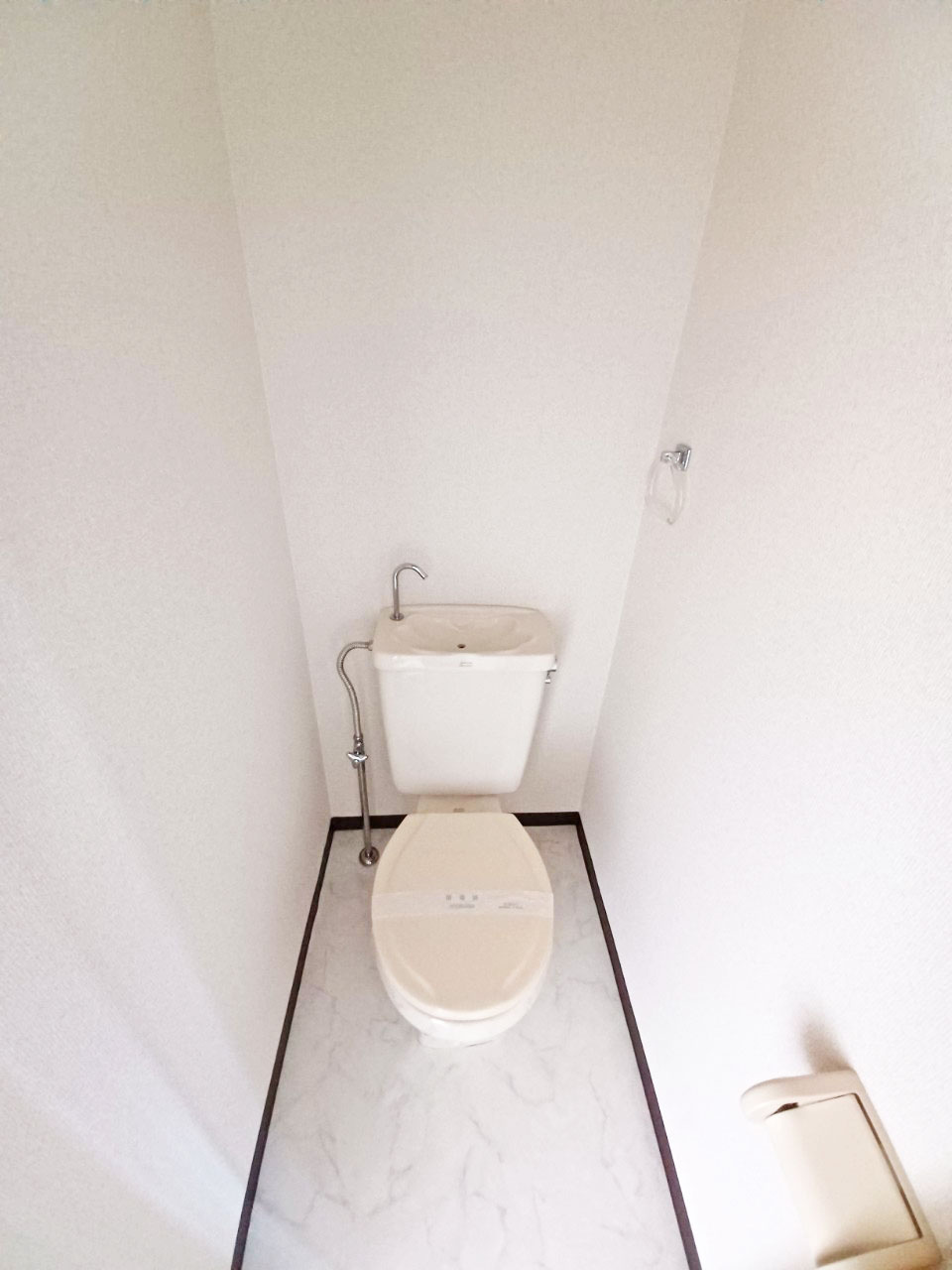 サニーサイドのトイレ|コンパクトで使いやすいトイレです