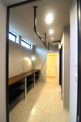 前橋市江木町モデルハウス物件　＃11の洗面所|独立したランドリースペース