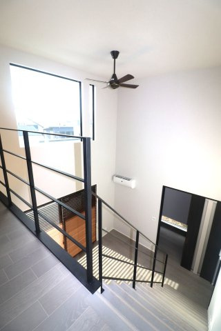 前橋市江木町モデルハウス物件　＃11の居間・リビング|吹抜部分