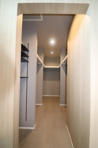 前橋市江木町モデルハウス物件　＃11の収納|大容量のウォークインクロゼット付き