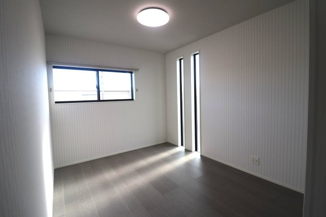 前橋市江木町モデルハウス物件　＃11の洋室|南洋室