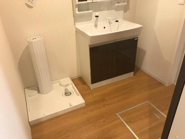 瀬音のいおり（日高市武蔵高萩アパート新築工事）の洗面所|洗髪洗面化粧台（イメージ）