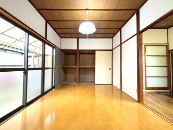 パレＮＴ高倉（北側）の洋室|広々とした洋室です
