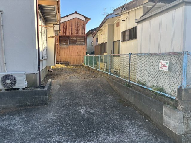 タウニーウエストの駐車場|コンパクトカー推奨