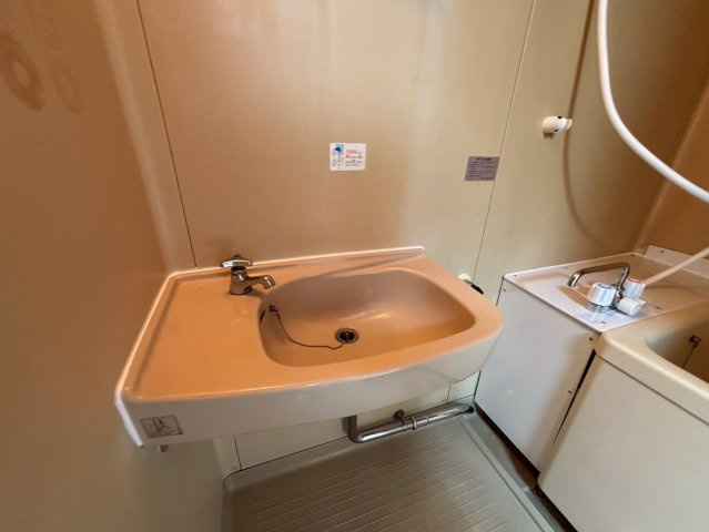 タウニーウエストの洗面所|脱衣スペースもあります